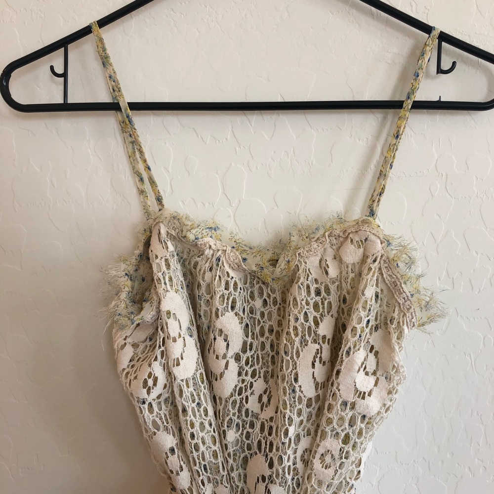 Women’s lace & floral top - Picture 6 of 10
